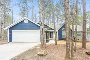 featured image of 4165 Golfview Dr