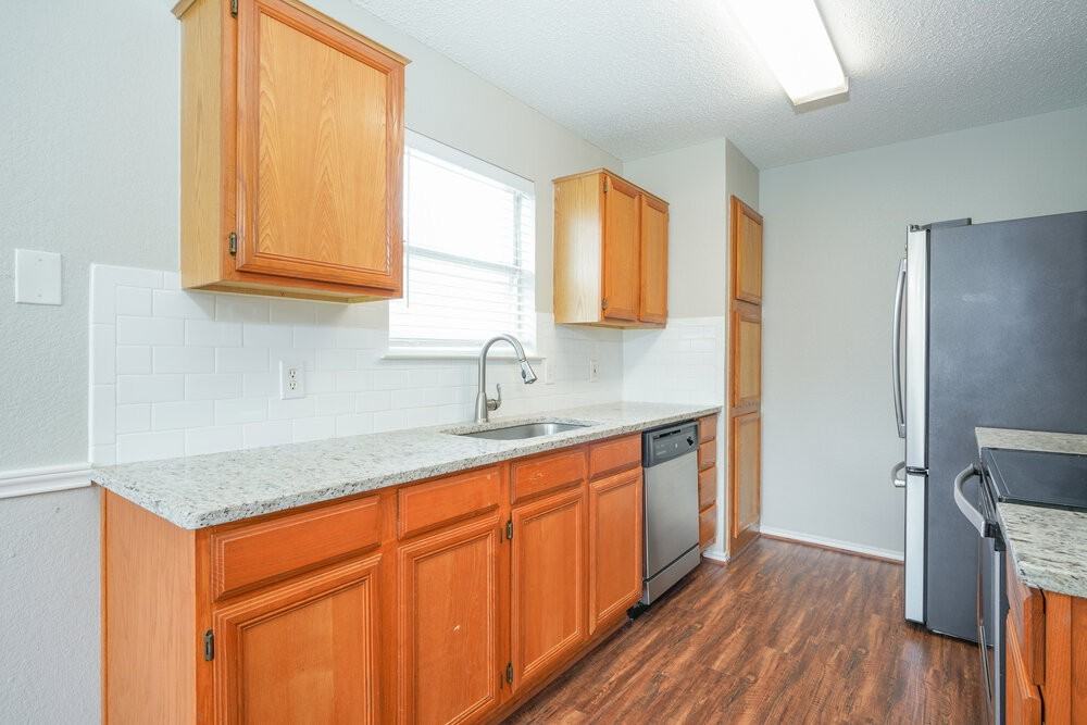 6415 Jennie Ln - Photo 7 of 15