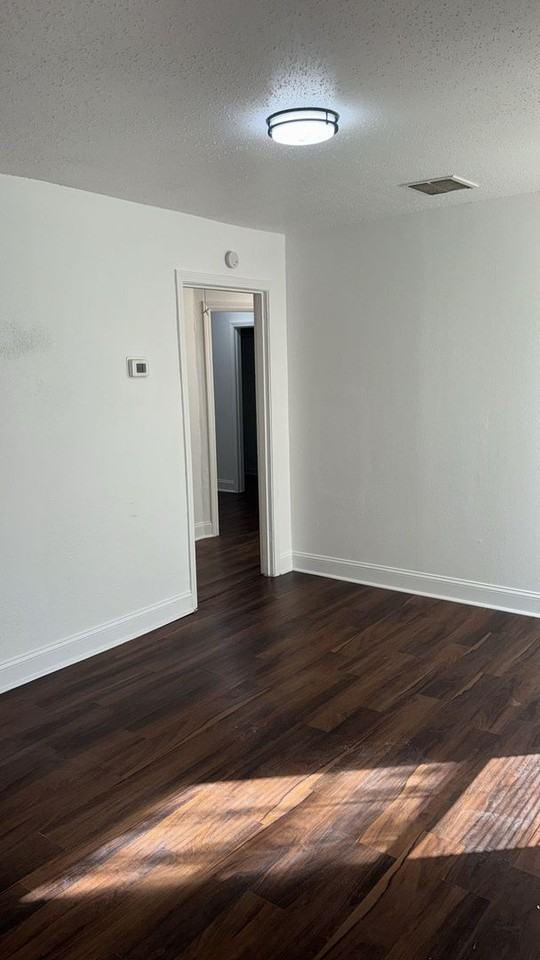 1896 Glory Cir - Photo 2 of 8