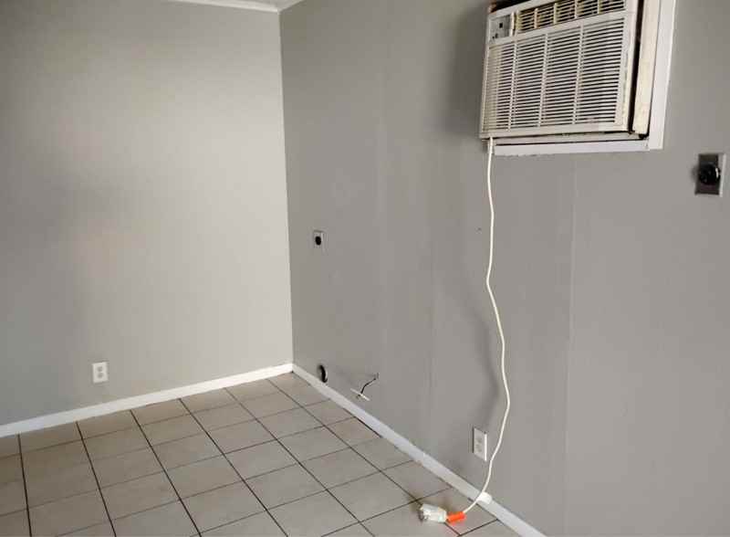 301 East Arden Street - Photo 4 of 6