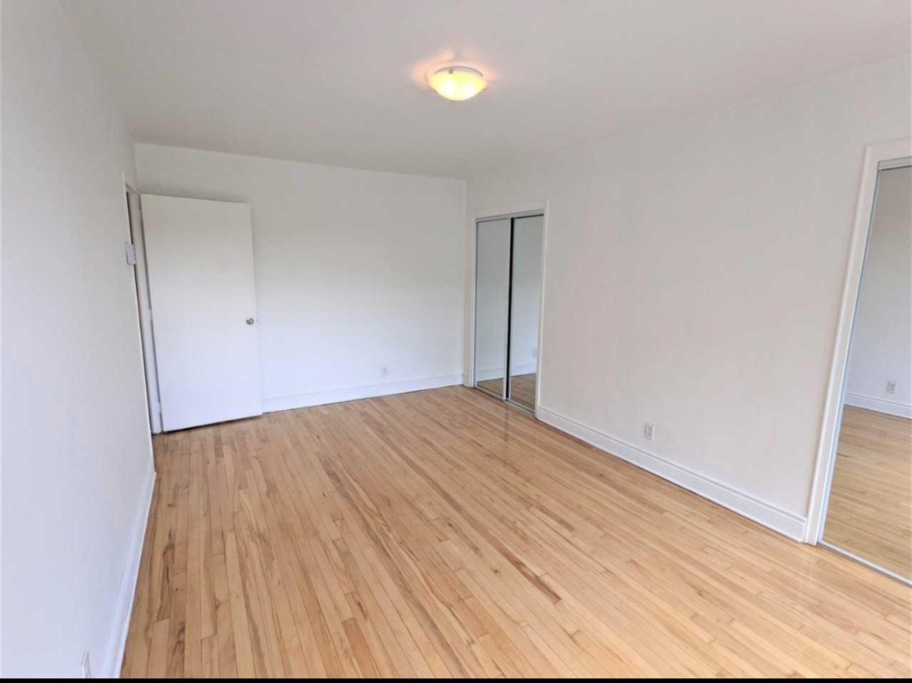 3665 Avenue Ridgewood - Photo 2 of 19