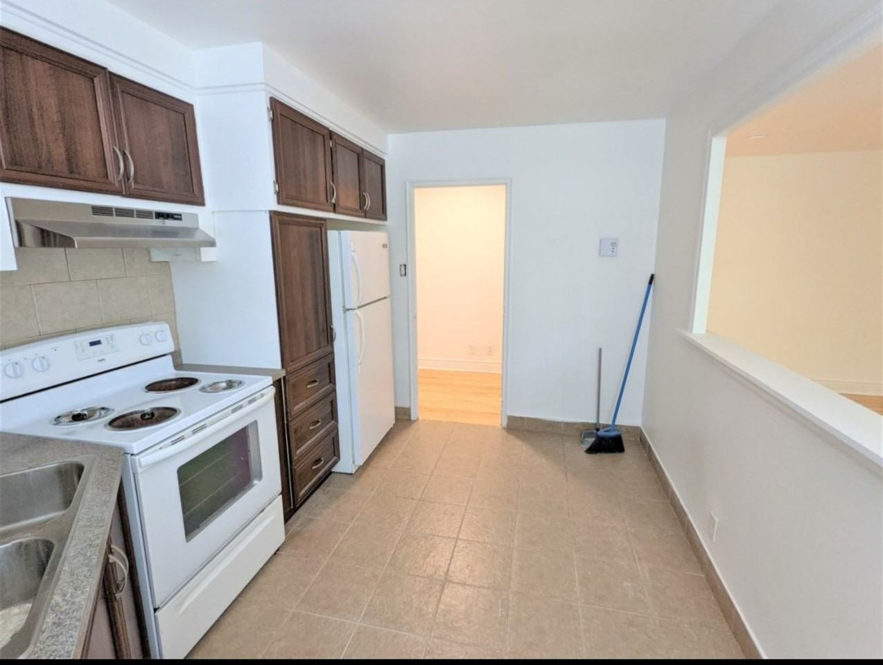 3665 Avenue Ridgewood - Photo 3 of 19