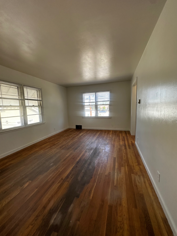 406 S Kimball St - Photo 3 of 11