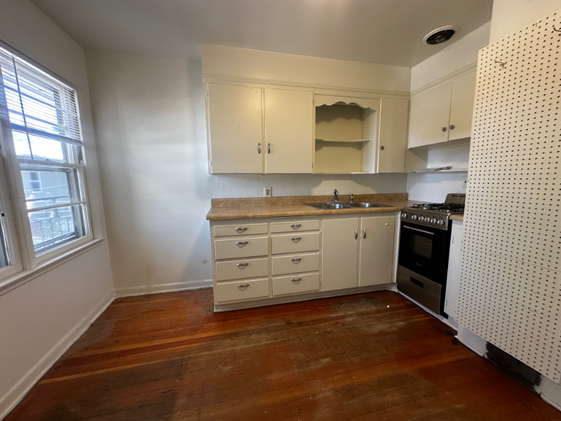 406 S Kimball St - Photo 4 of 11