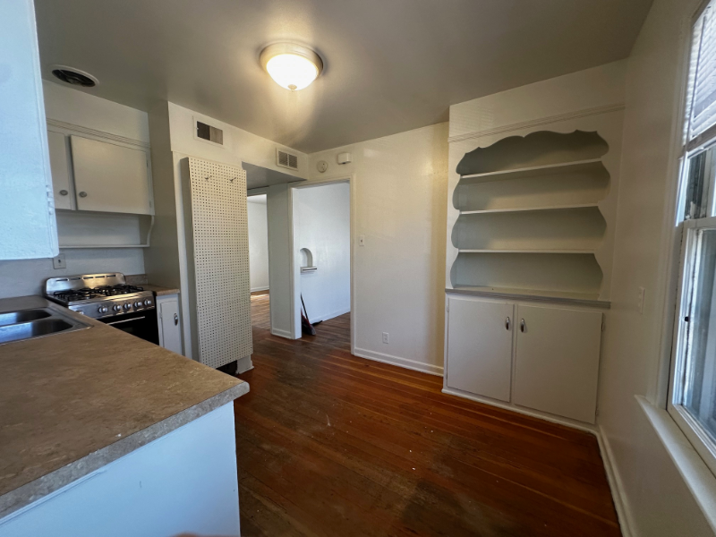 406 S Kimball St - Photo 5 of 11