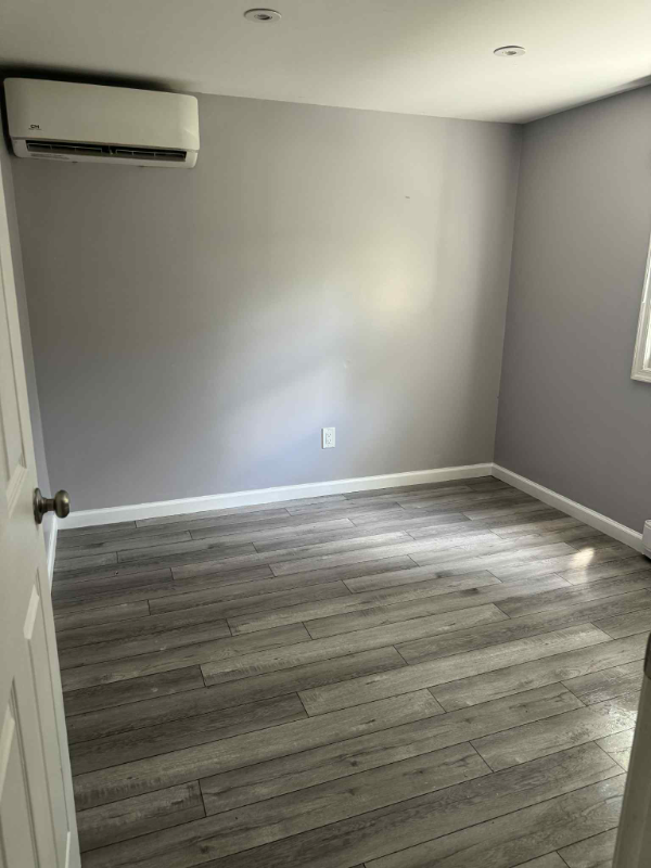 141 Roundhill Rd - Photo 3 of 11