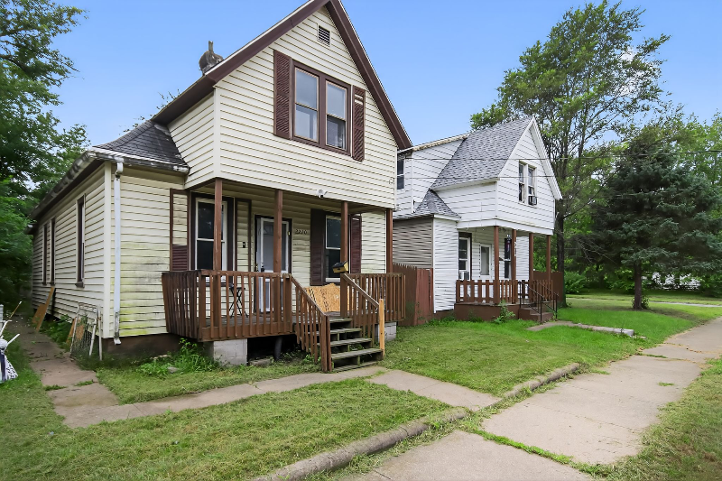 2210 W Wiswall St - Photo 2 of 21