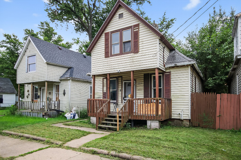 2210 W Wiswall St - Photo 3 of 21