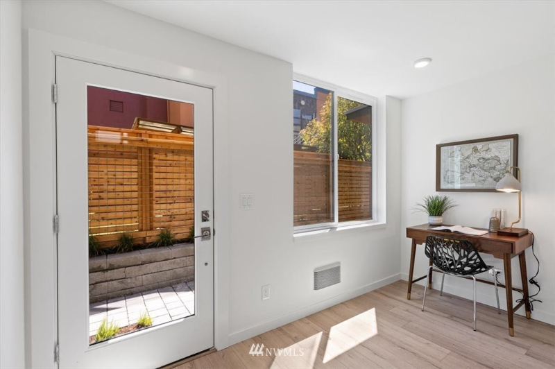 212B 18th Ave #B - Photo 2 of 19