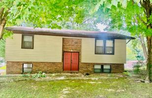 featured image of 224 Glenlake Dr