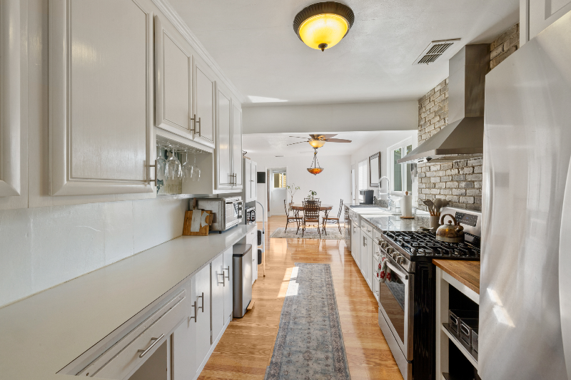 140 Harrison Ave - Photo 2 of 8