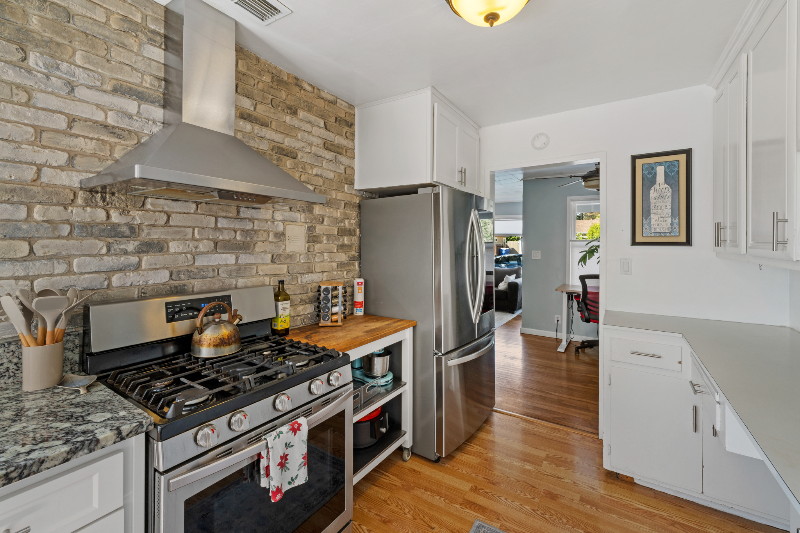 140 Harrison Ave - Photo 3 of 8