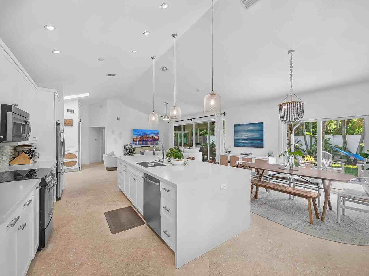 217 Colony Way West - Photo 2 of 23