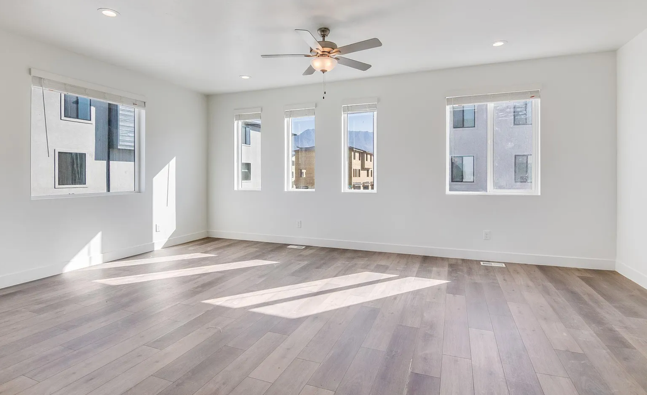 532 S 1080 W - Photo 2 of 14