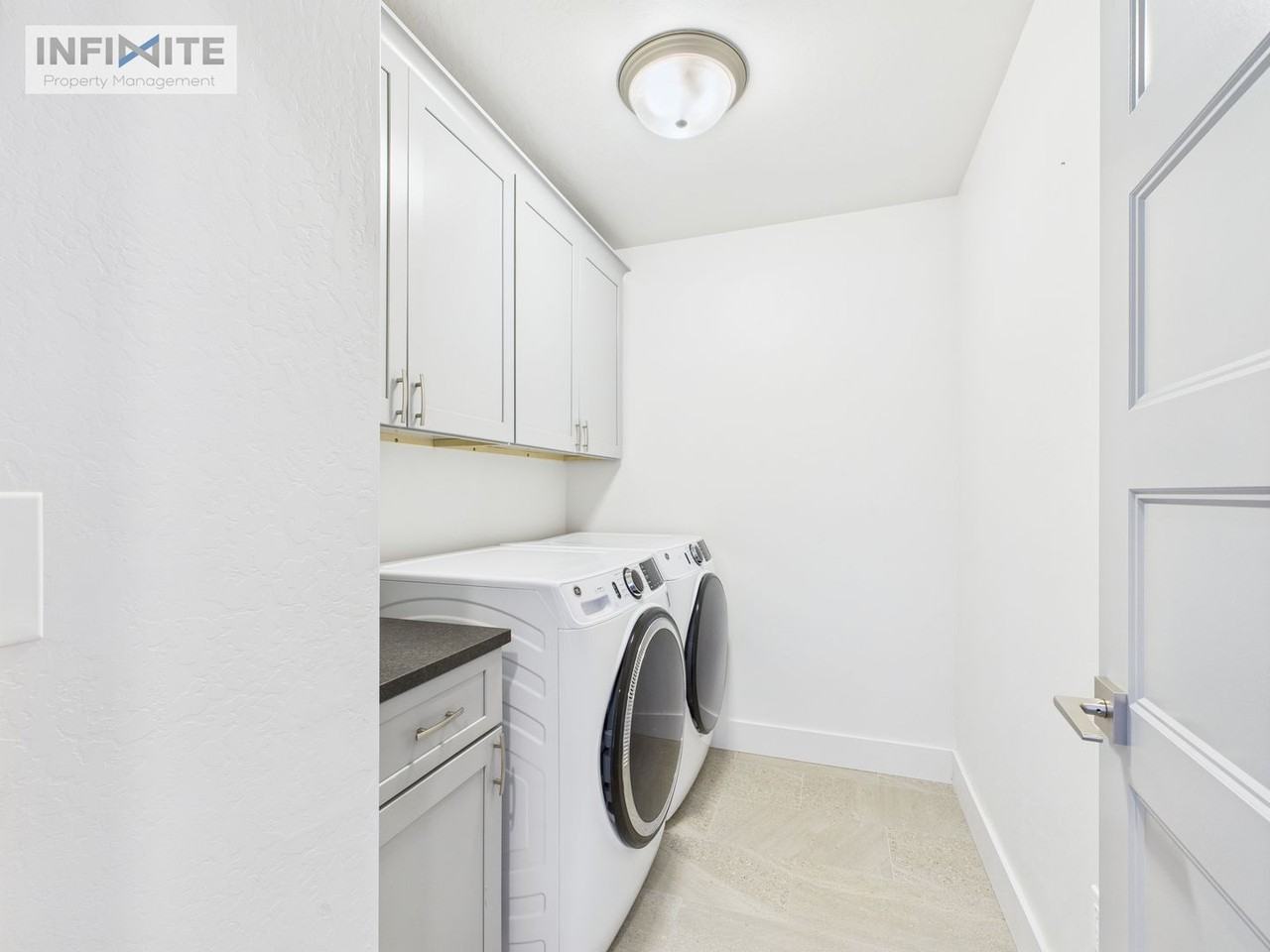 4830 Flanders Way #B - Photo 4 of 20
