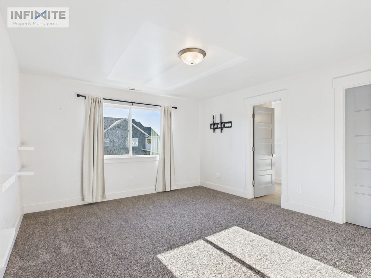 4830 Flanders Way #B - Photo 5 of 20