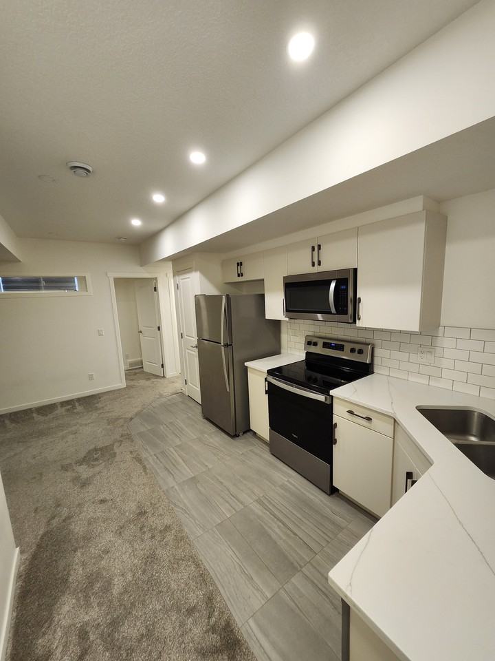 1010 Mahogany Boulevard Southeast - Photo 3 of 12