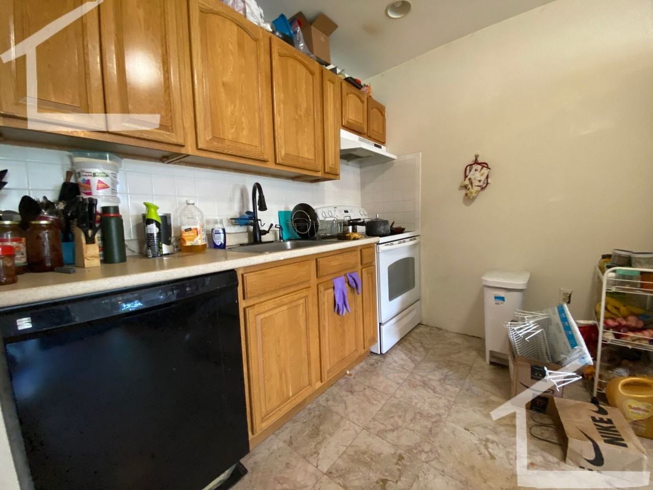 91 Hammond St - Photo 2 of 6