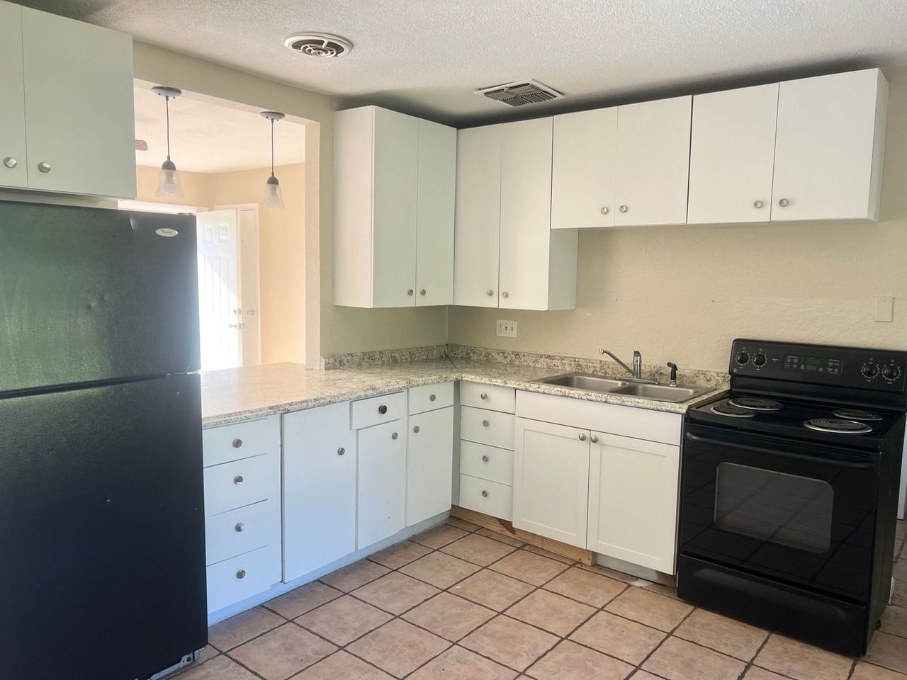 855 Third St - Photo 7 of 8