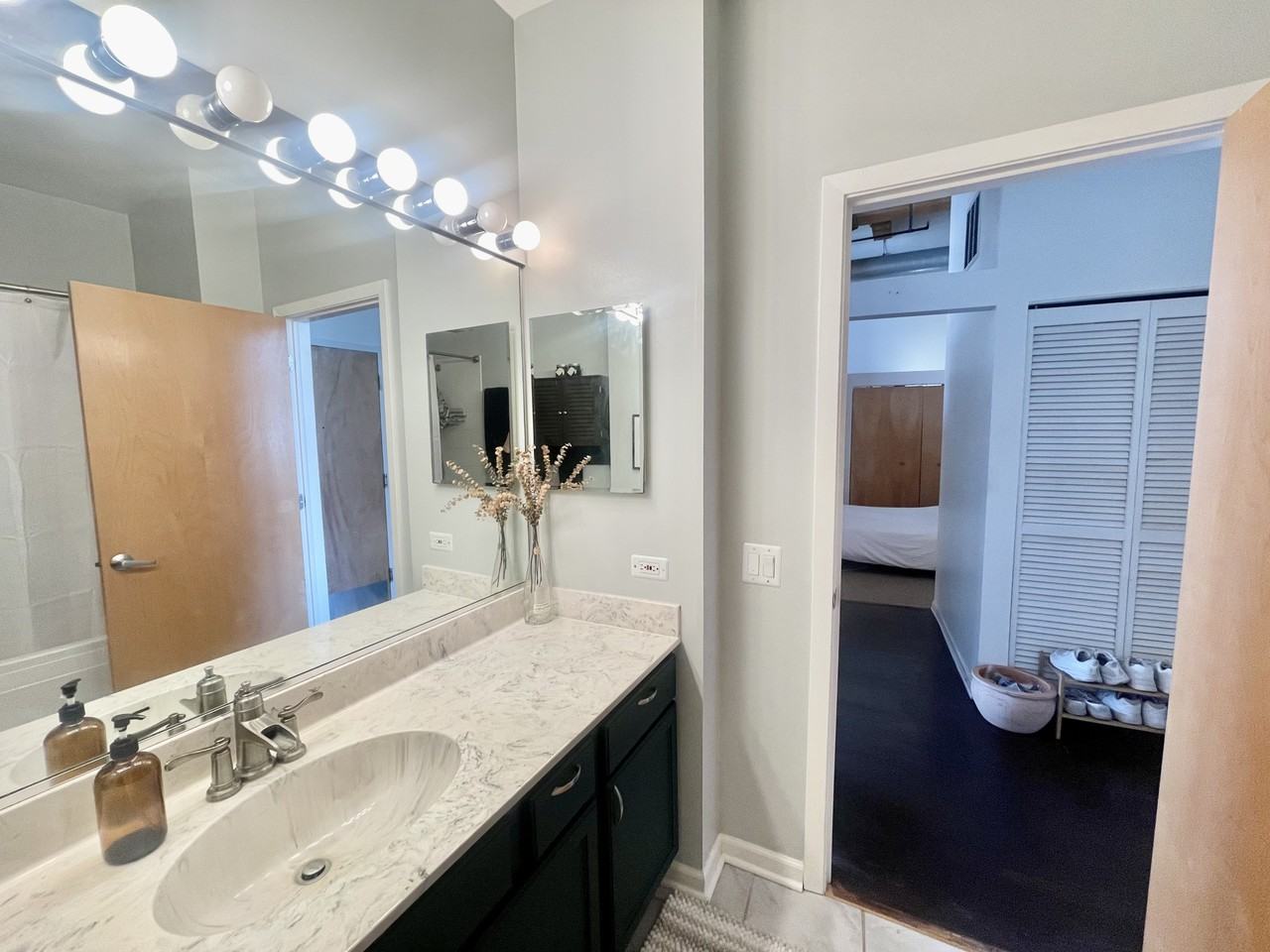 1935 N Fairfield Ave #306 - Photo 5 of 10