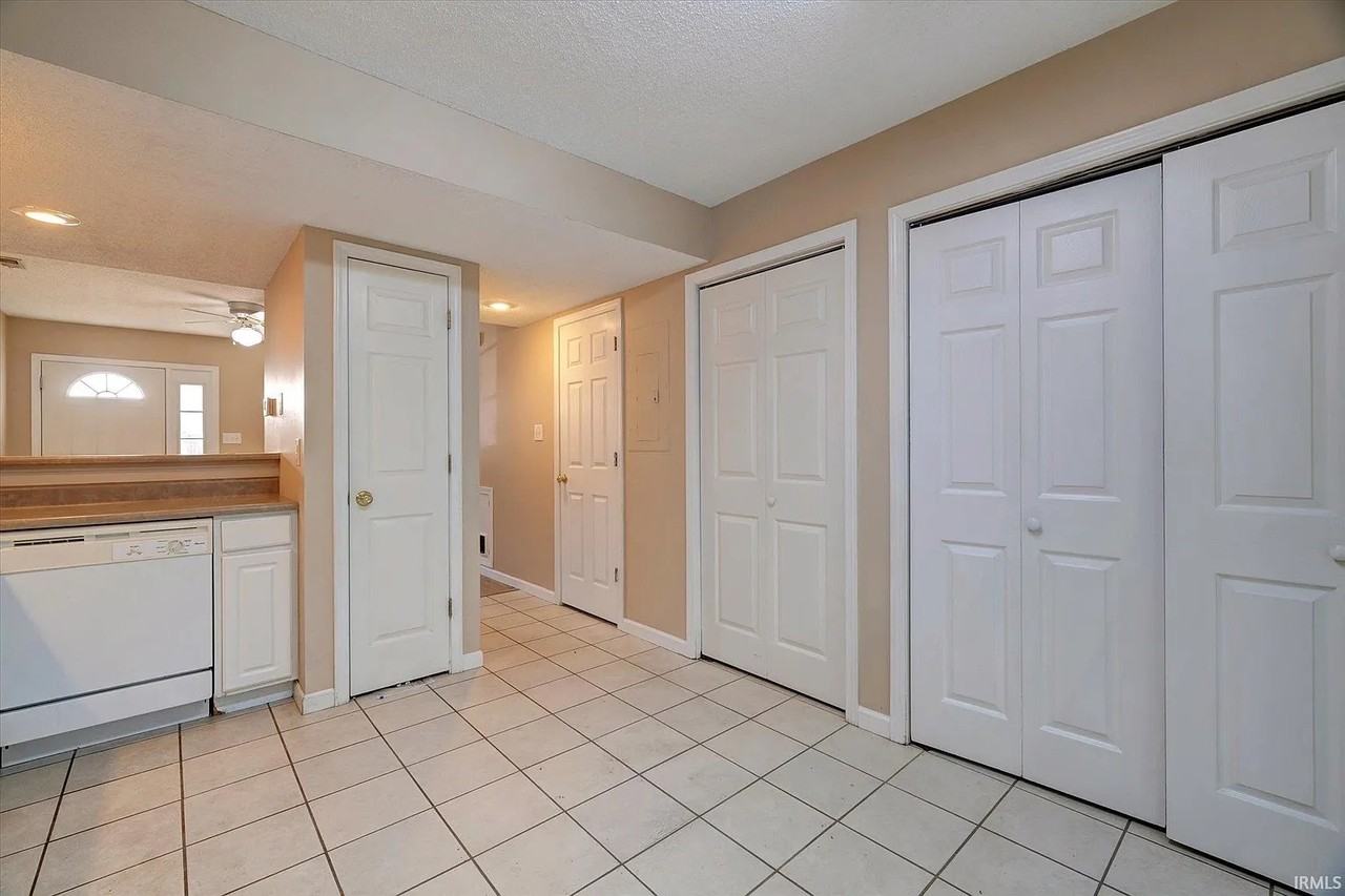 S Oaklawn Cir #3425 - Photo 4 of 15