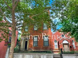 featured image of 422 Clark St #3