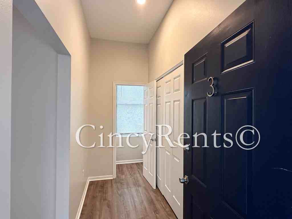 422 Clark St #3 - Photo 4 of 37