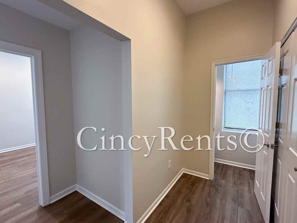 422 Clark St #3 - Photo 5 of 37