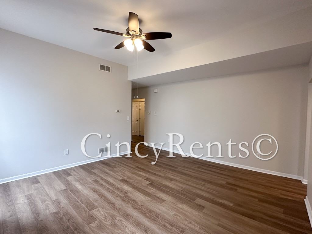 422 Clark St #3 - Photo 6 of 37