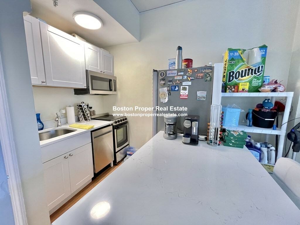 337 Beacon St #9 - Photo 4 of 6
