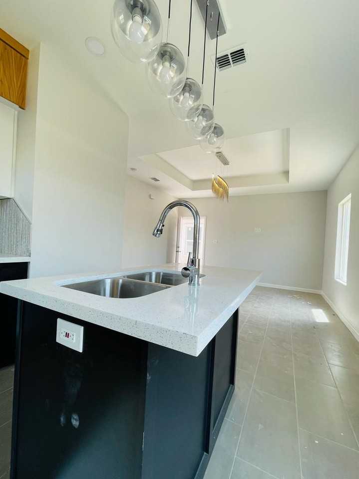 1006 Sugar Garden Ave #1 - Photo 2 of 13