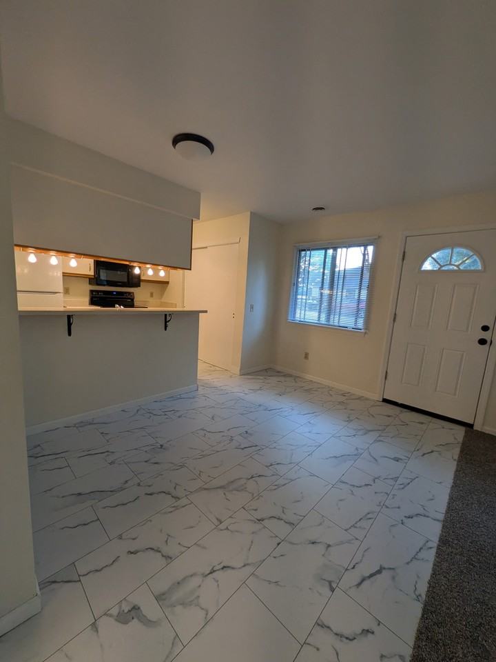 118 Milrace Dr #118 - Photo 2 of 10