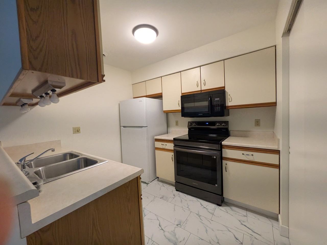 118 Milrace Dr #118 - Photo 3 of 10