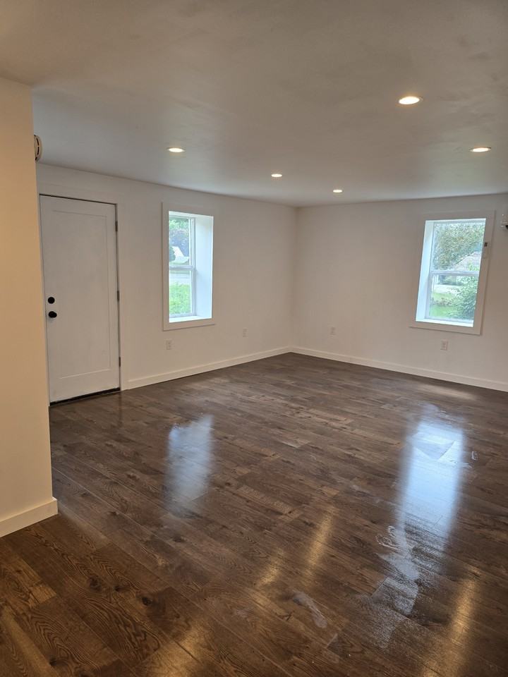 129 N Jefferson St #NA - Photo 2 of 18