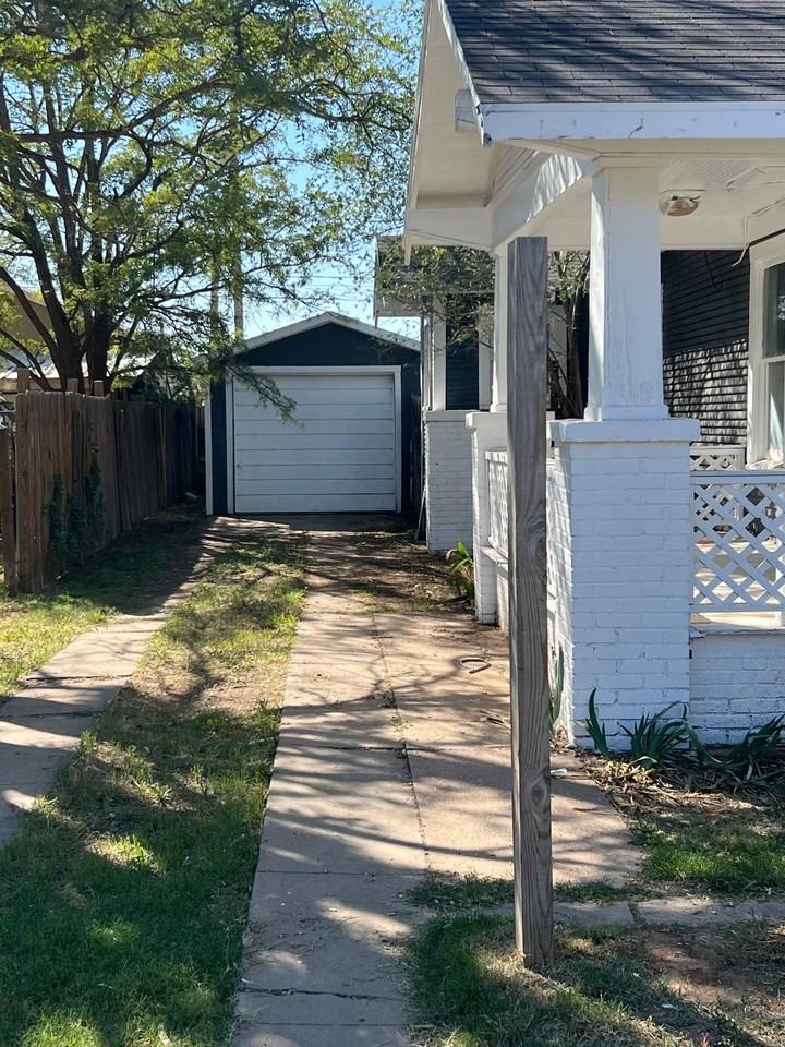 1609 29th St #NA - Photo 2 of 16