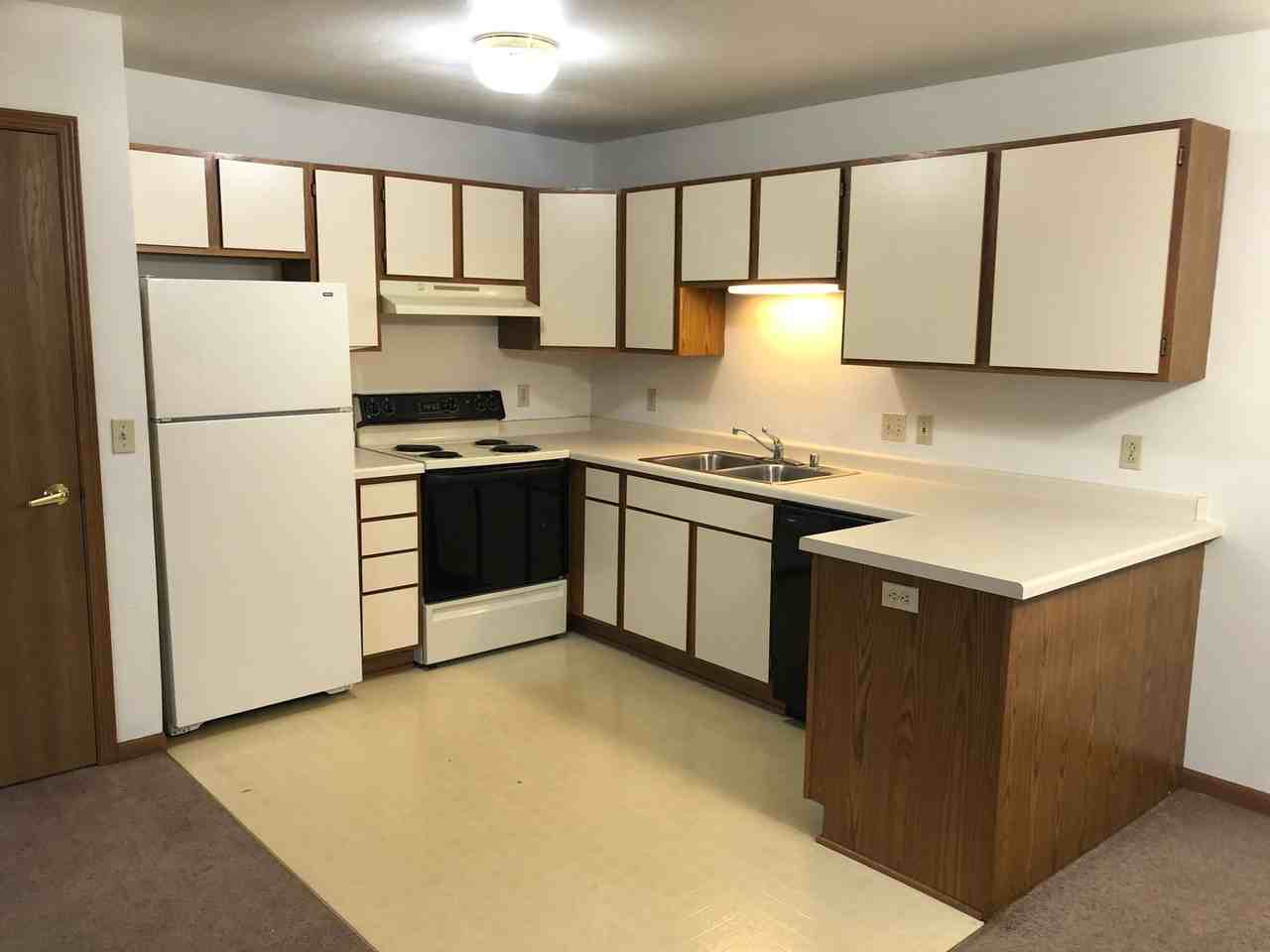 2409 Charlotte Court - Photo 6 of 12