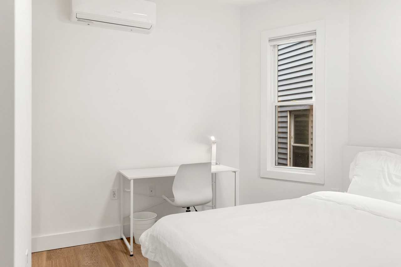 621 E 8th St #2 - Photo 2 of 15