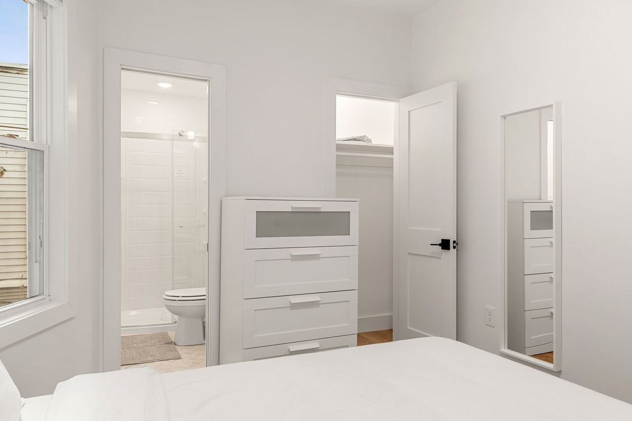 621 E 8th St #2 - Photo 3 of 15