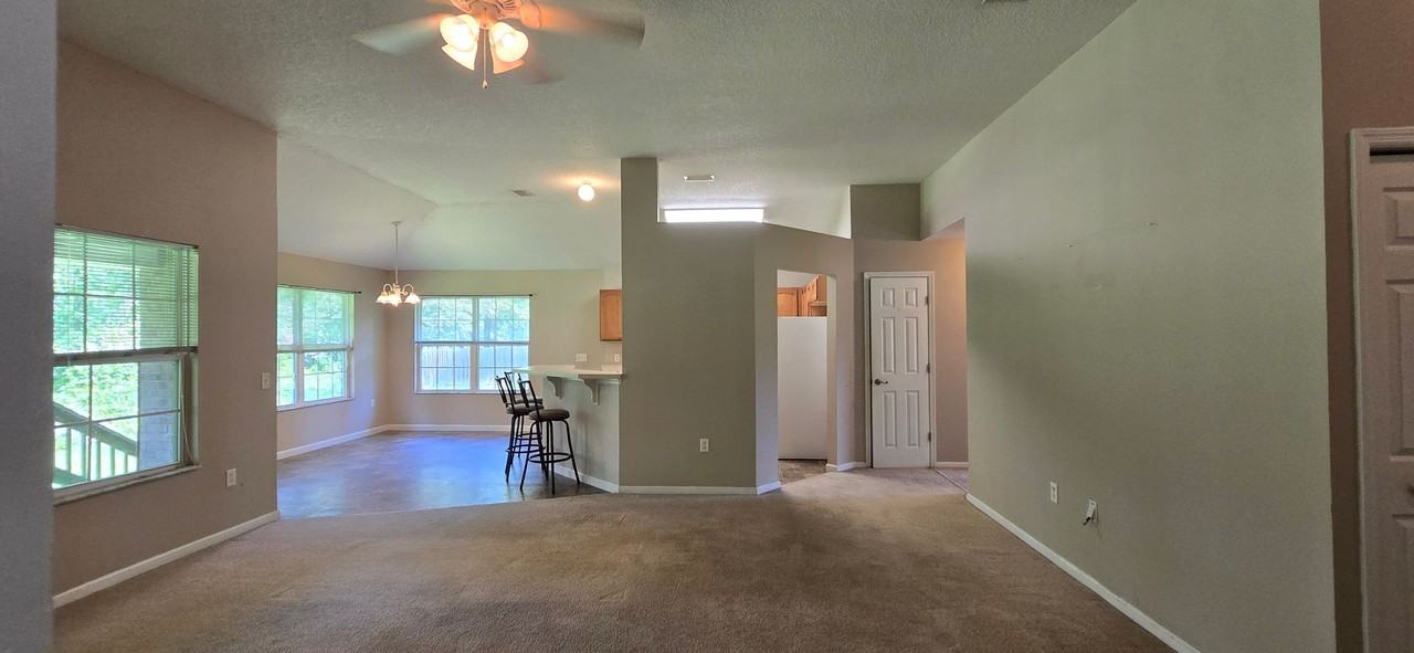 196 Sw Timberland Ct - Photo 2 of 35