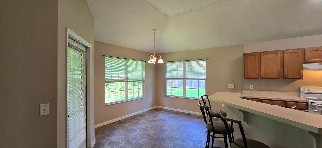 196 Sw Timberland Ct - Photo 7 of 35