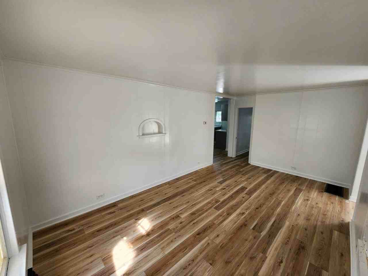2321 Western Ohio Ave - Photo 3 of 13