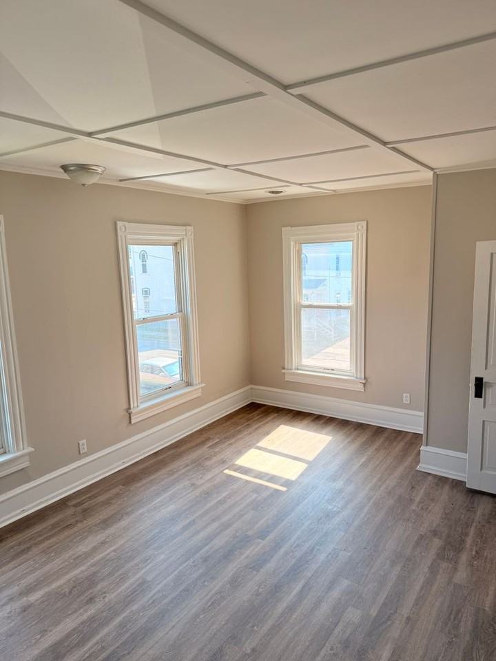 116 1/2 2nd St - Photo 2 of 11