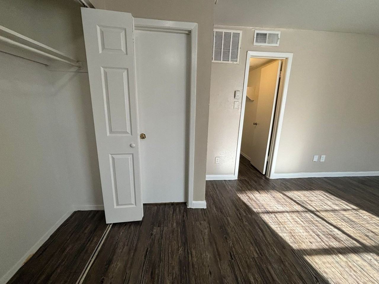 Spanish Hills Apartments - Photo 4 of 24