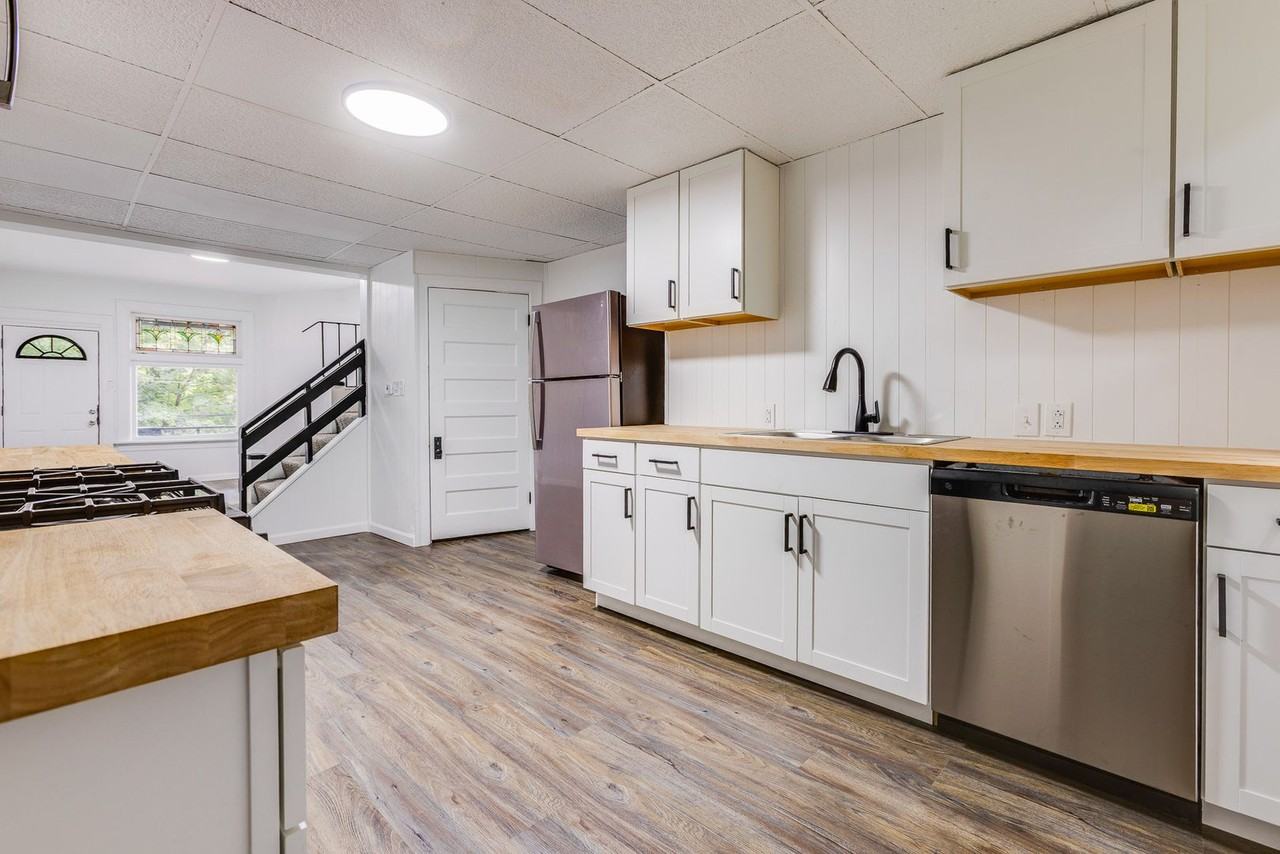 632 Curtis St - Photo 2 of 30