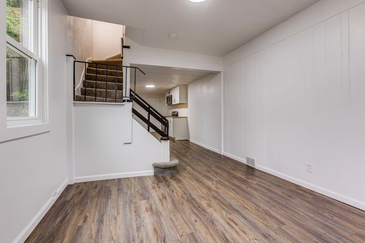 632 Curtis St - Photo 4 of 30