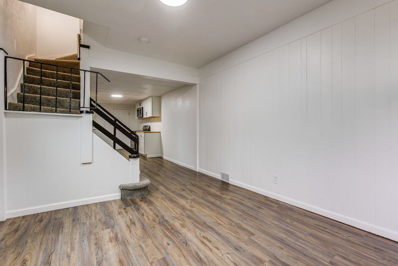 632 Curtis St - Photo 5 of 30