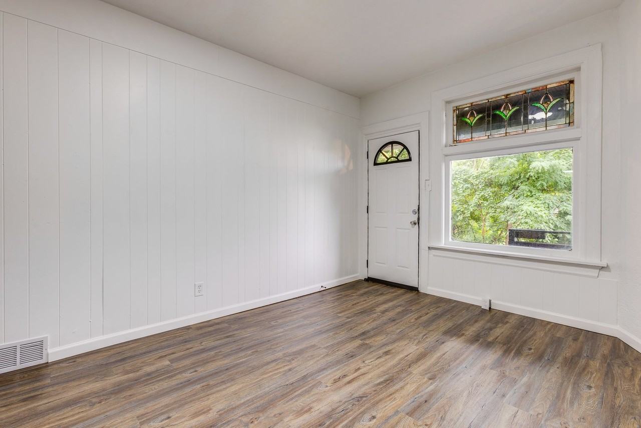 632 Curtis St - Photo 6 of 30