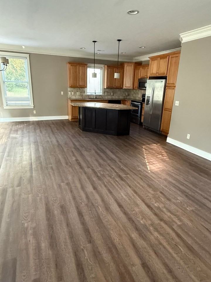 2990 Creekside Ct - Photo 2 of 13