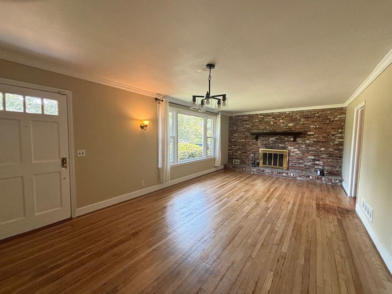 135 Arcadia Springs Cir - Photo 4 of 15