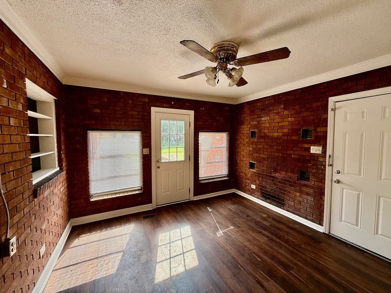 1003 Apple St - Photo 6 of 22